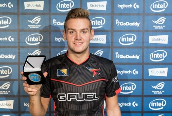 T1近期状态火热拿下七连胜，以11-1的成绩位于积分榜第一