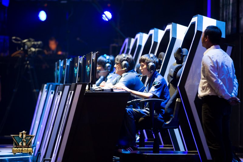 电竞比分一周备战够用吗？Falcons为IEM科隆站铤而走险的备赛之路