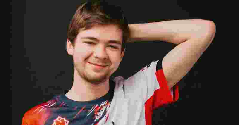 TheShy Ins晒照：谢谢把我的头发和妆都弄得很漂亮